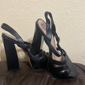 Like new Vince Camuto platform heels/ squared heel/snake print